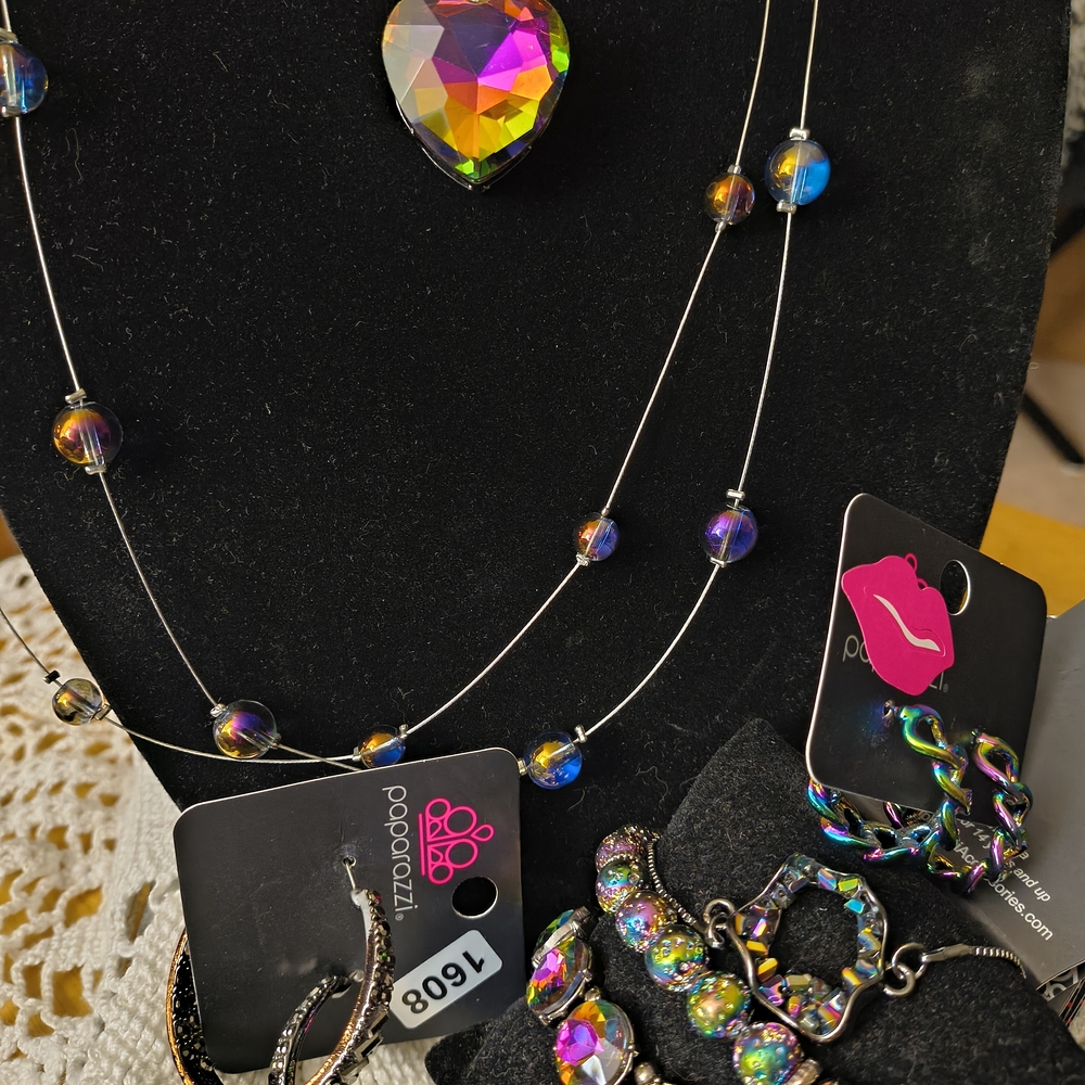 7 PC Paparazzi Oil Spill Heart Necklace Set NWT - Picture 3 of 16